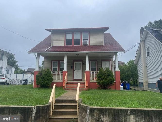 Photo of 219 Evergreen Avenue, Oaklyn NJ