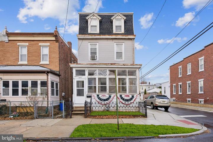 Photo of 449 Chambers Avenue