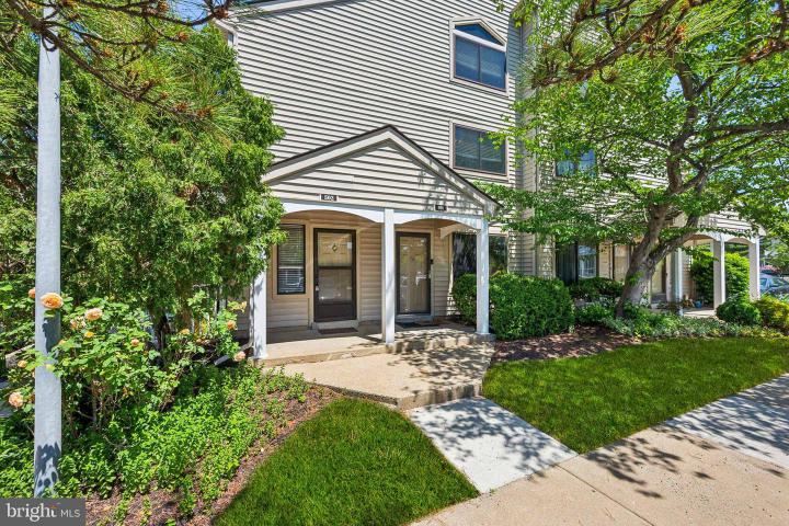 Photo of 502 Gregorys Way, Voorhees NJ
