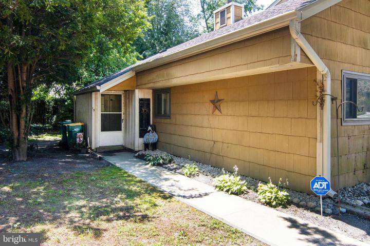 Photo of 15 Dover Drive, Lindenwold NJ