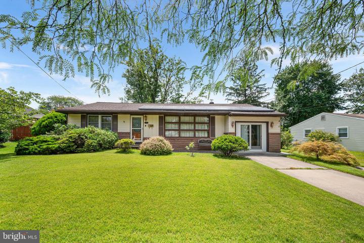 Photo of 127 Oakdale Road, Cherry Hill NJ