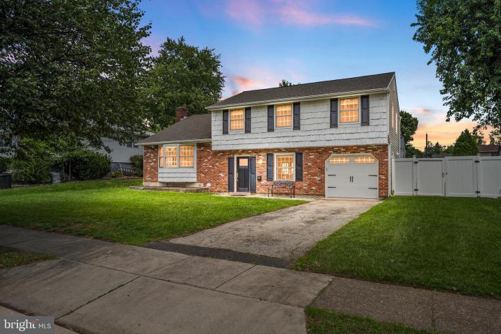 Photo of 98 Knollwood Drive