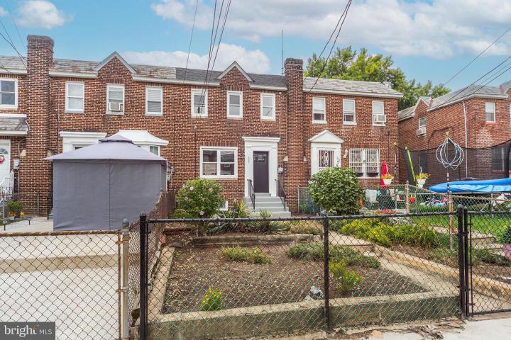 Photo of 355 S 27th Street, Camden NJ