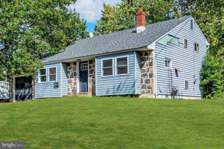 Photo of 211 Chatham Drive, Lindenwold NJ