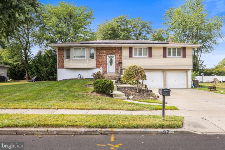 Photo of 37 Ivy Lane, Cherry Hill NJ