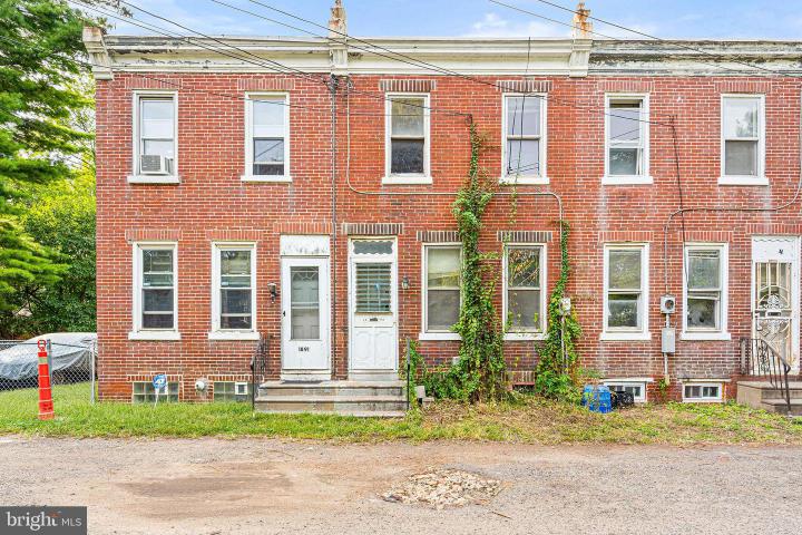 Photo of 1889 Charles Street