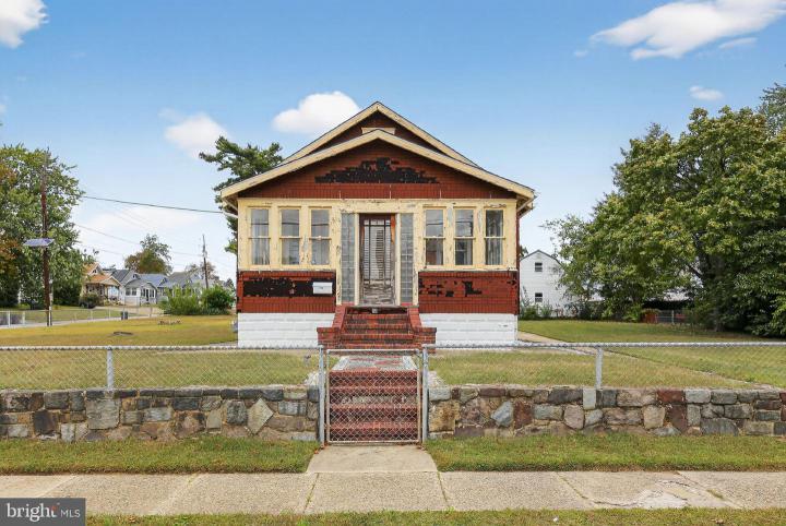 Photo of 115 W 1st Avenue