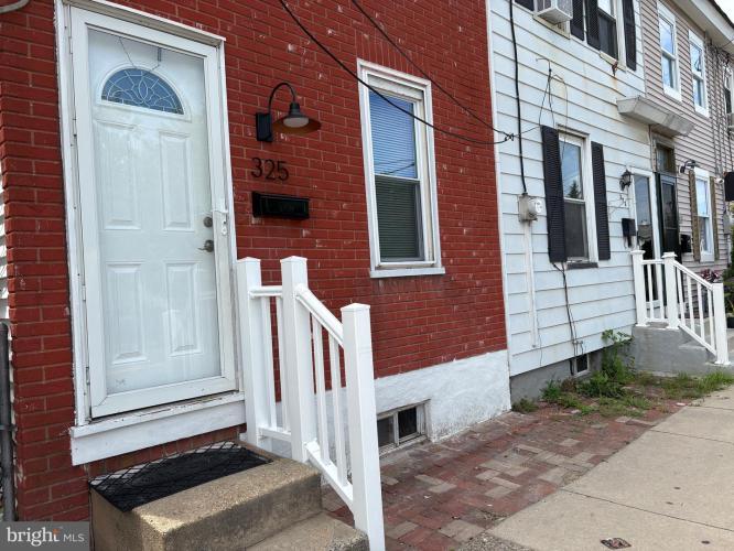 Photo of 325 S Broadway