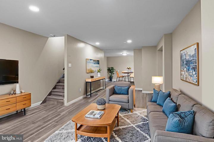 Photo of 327 Mercer Street