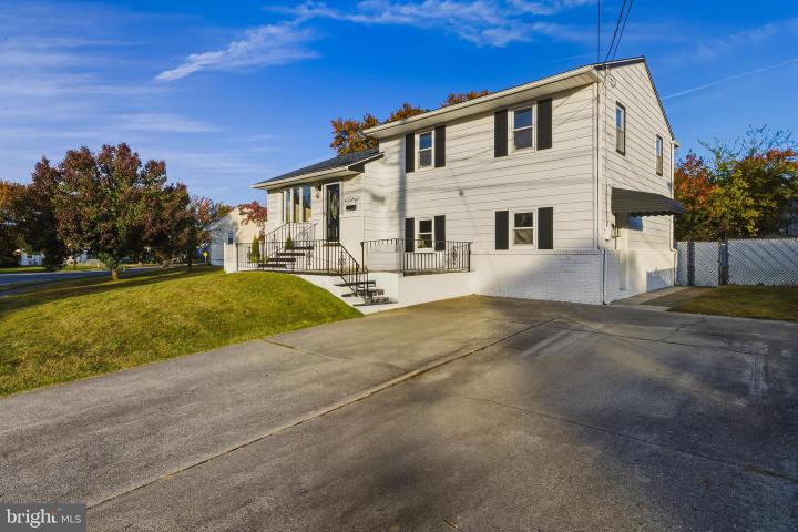 Photo of 688 Dettmar Terrace