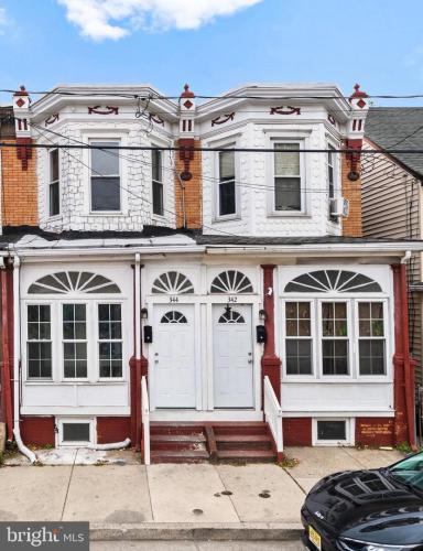 Photo of 344 Middlesex Street