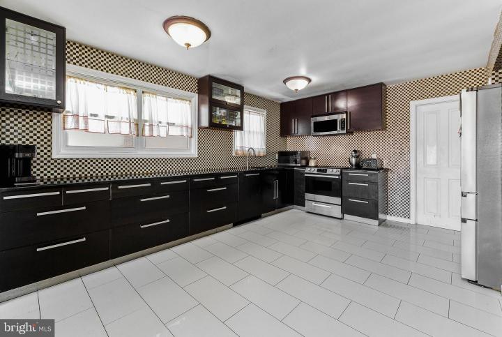 Photo of 28 Forest Hill Drive, Cherry Hill NJ