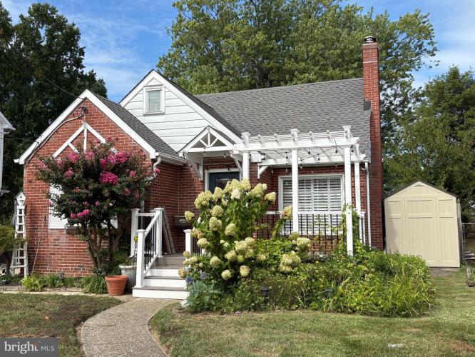 Photo of 539 W Kings Highway