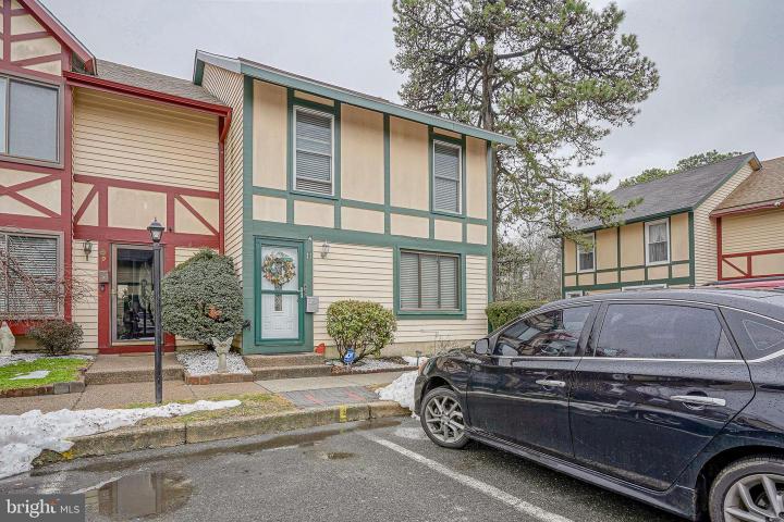 Photo of 11 Dover Court B39