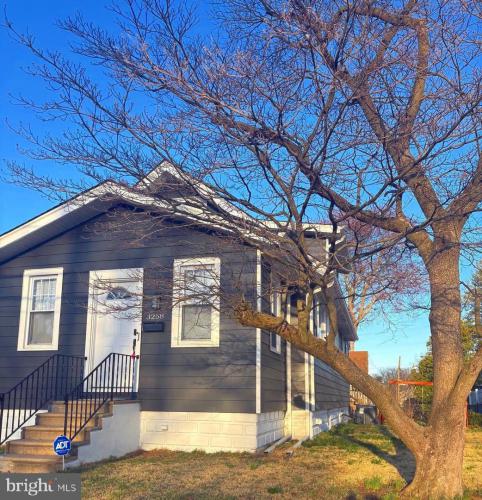 Photo of 3258 N 48th Street