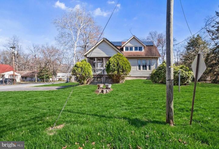 Photo of 607 Railroad Boulevard