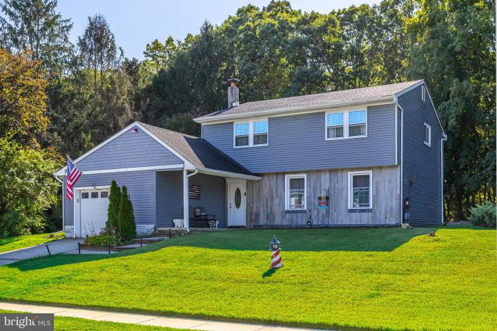 Photo of 10 Loretta Boulevard