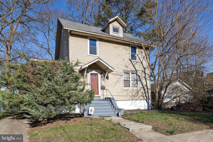 Photo of 215 Conard Avenue