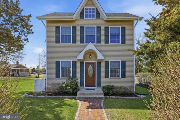 Photo of 16 Heights Avenue