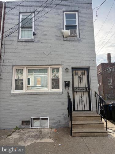 Photo of 911 S 8th Street