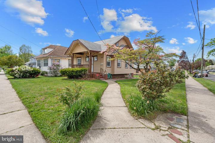 Photo of 6121 Wayne Avenue
