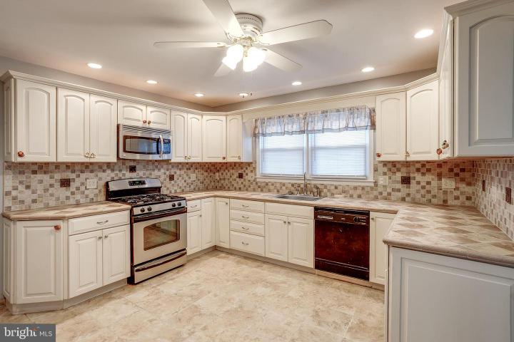 Photo of 403 Jamaica Drive