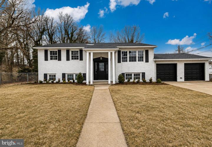Photo of 901 Sunset Drive