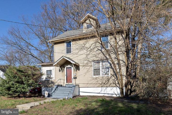 Photo of 215 Conard Avenue