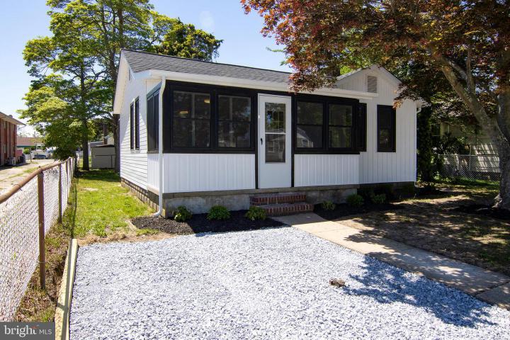 Photo of 30 Pinetree Drive