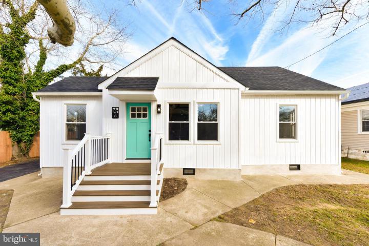 Photo of 6 Lafayette Avenue