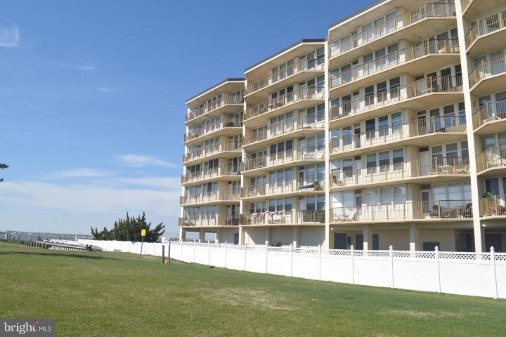 Photo of 500 Bay Ave 501s