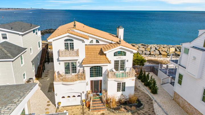 Photo of 283 6th Street