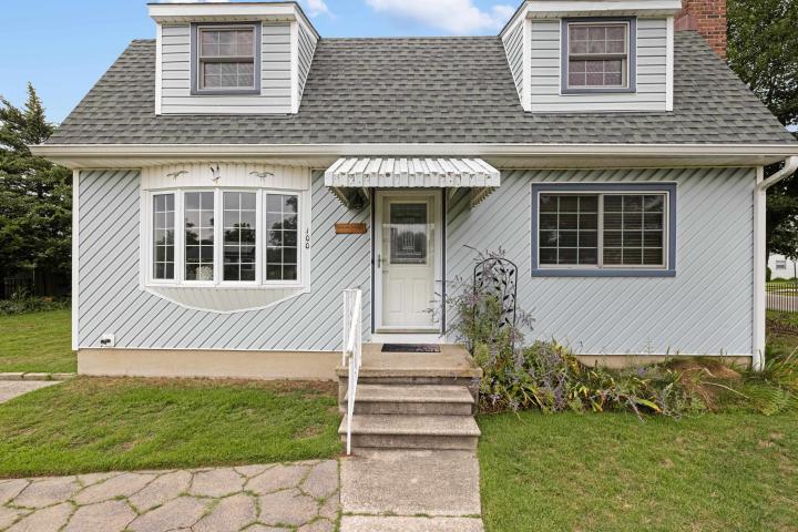 Photo of 100 Oakdale Avenue