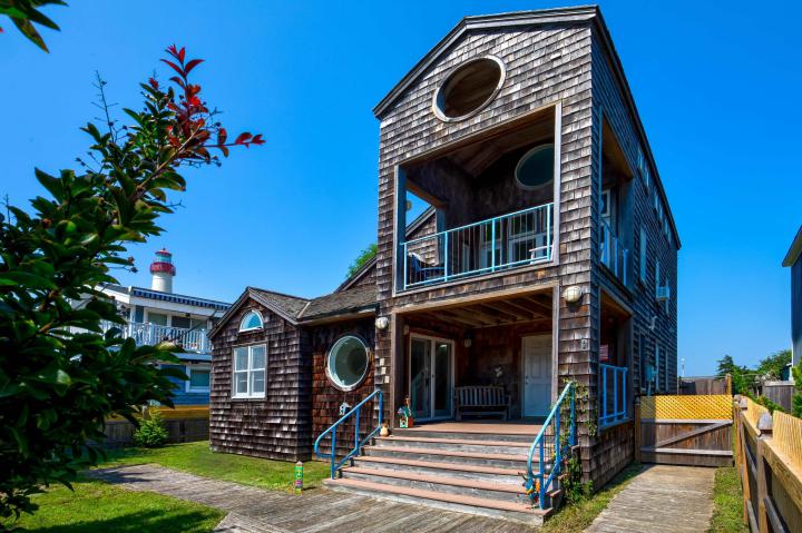 Photo of 201 Lighthouse Avenue