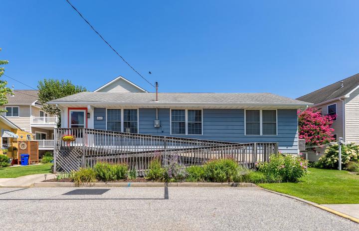 Photo of 647 Barry Road