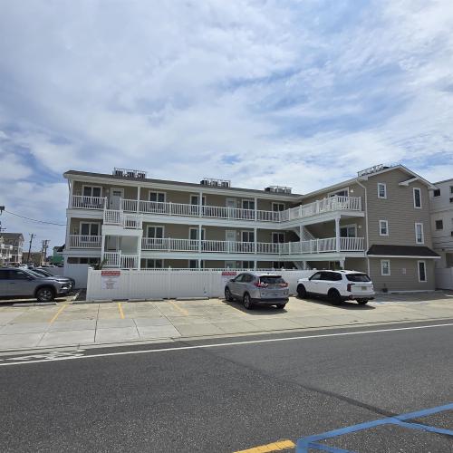 Photo of 402 E 25th Avenue 304