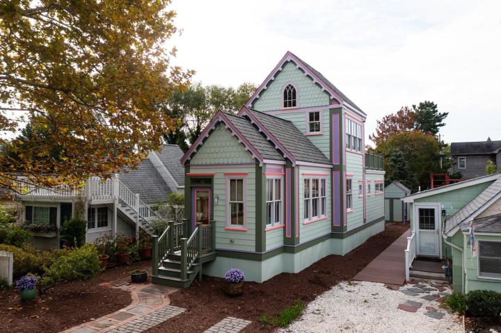 Photo of 211 Knox Avenue