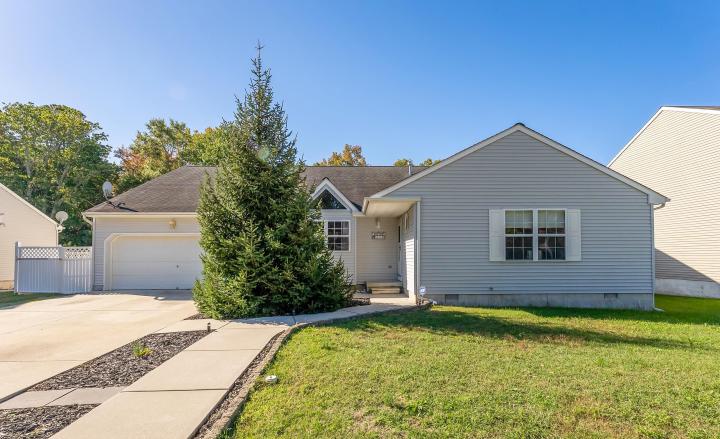 Photo of 210 Pontaxit Avenue