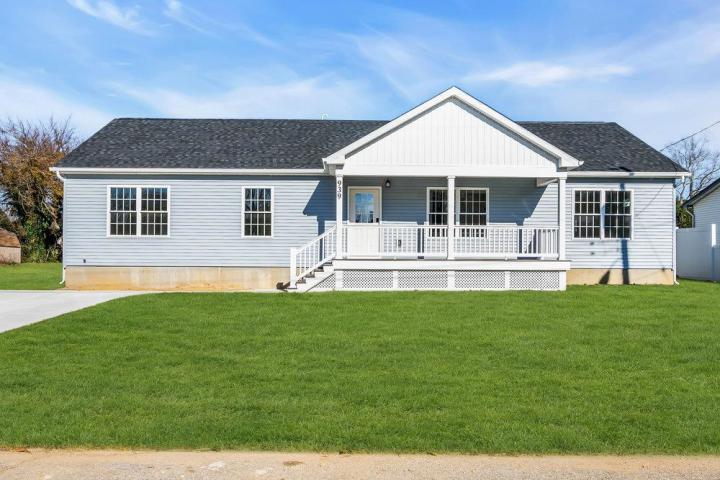 Photo of 939 Myrna Avenue