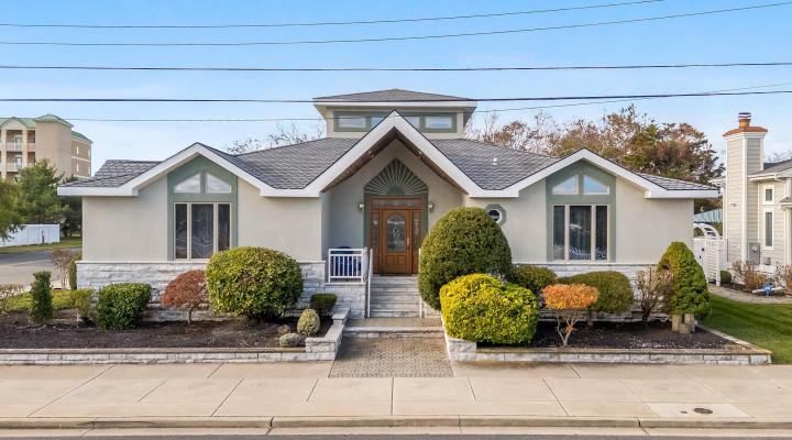 Photo of 9500 Seaview Avenue