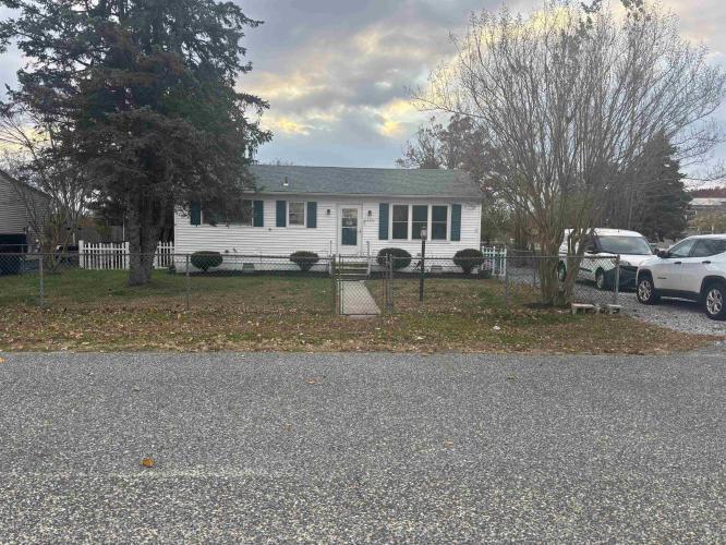 Photo of 323 Willow Drive