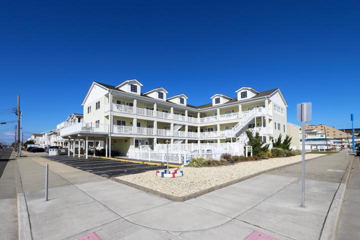 Photo of 539 E 9th Avenue 302