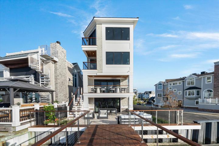 Photo of 233 W 17th Street