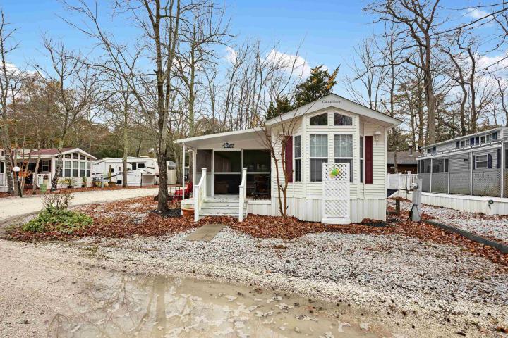 Photo of 709 Route 9 S