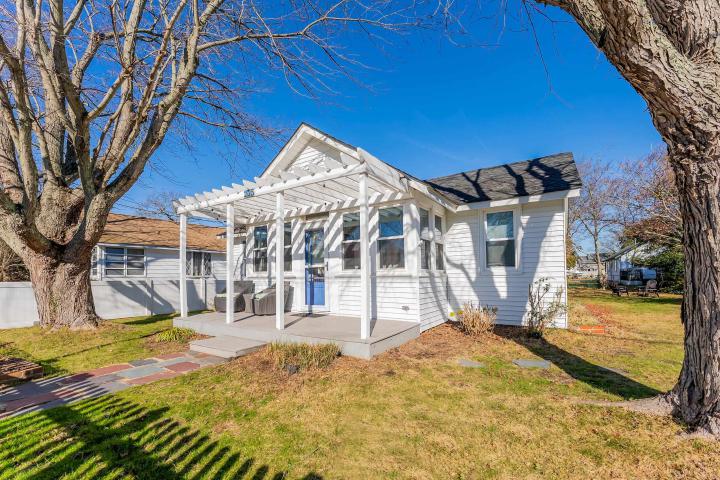 Photo of 235 W Bates Avenue