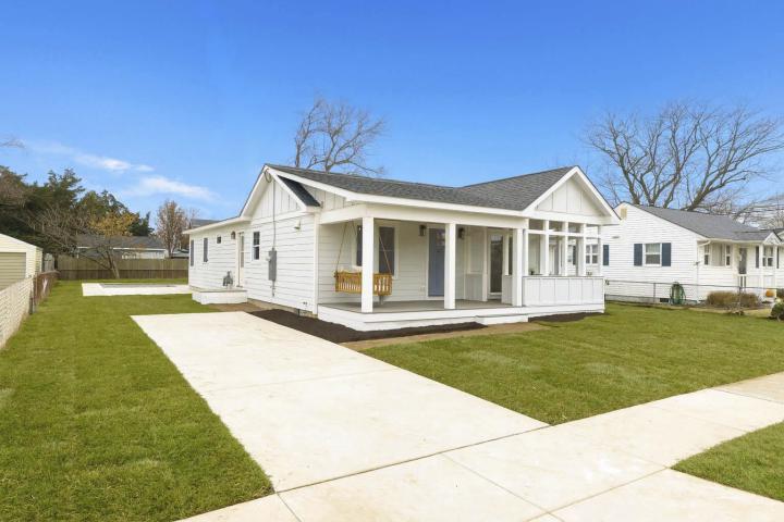 Photo of 1203 Rosehill Parkway