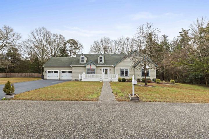 Photo of 108 N 6th Avenue