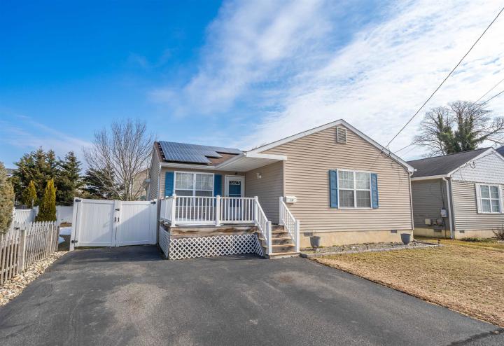 Photo of 14 W Atlantic Avenue