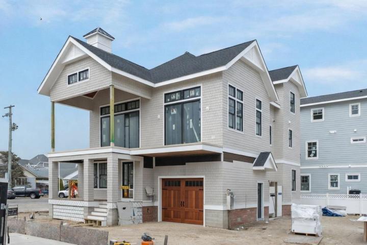 Photo of 401 E 10th Avenue