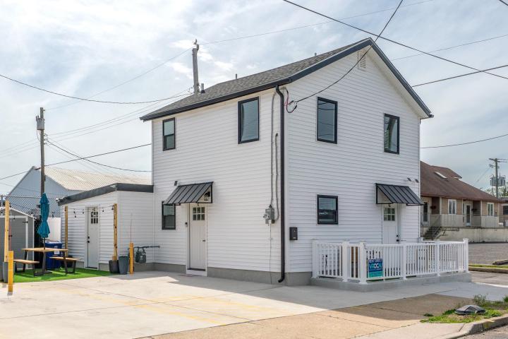 Photo of 1100 West Avenue